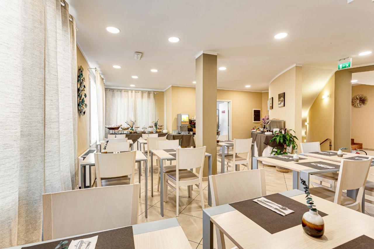 Hotel-Residence-B&B Le Dune Beach Service Included Lido Adriano Exterior photo