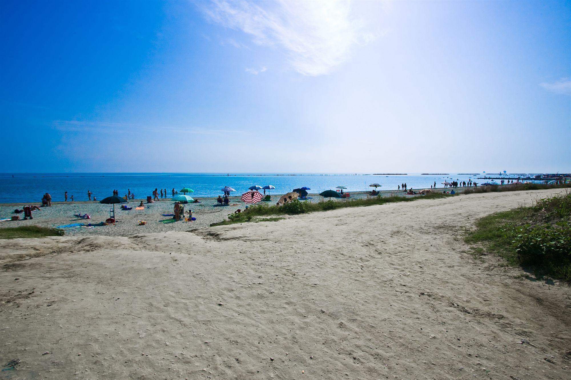 Hotel-Residence-B&B Le Dune Beach Service Included Lido Adriano Exterior photo