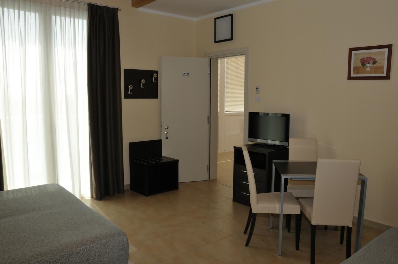 Hotel-Residence-B&B Le Dune Beach Service Included Lido Adriano Exterior photo