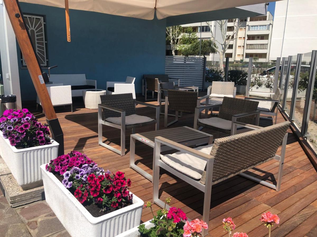 Hotel-Residence-B&B Le Dune Beach Service Included Lido Adriano Exterior photo